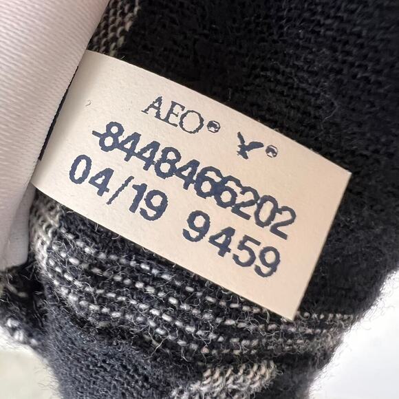 American Eagle Top Womens Size Medium Black & White Gingham Crop Tank Buttons - Picture 15 of 16